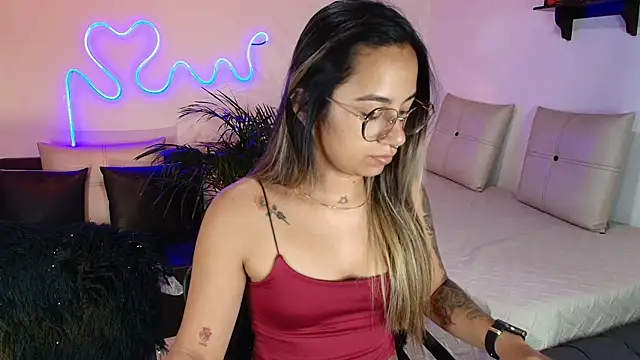 Jules n Gia online show from 02/14/25, 03:00