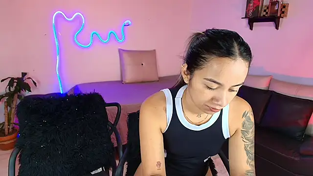 Jules n Gia online show from 02/22/25, 05:13