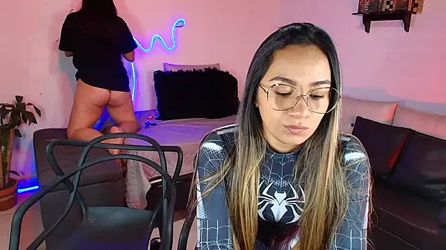 Jules n Gia online show from 02/23/25, 09:16