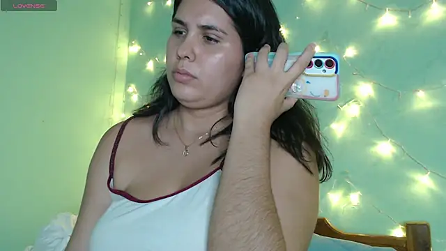 zaritagape21 online show from 01/04/25, 11:48