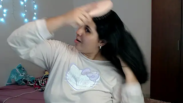 zaritagape21 online show from 10/11/25, 10:52