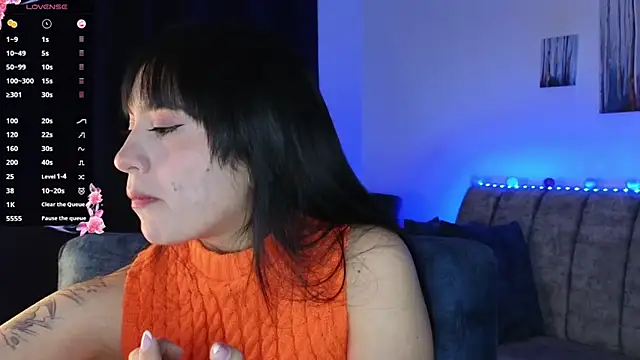 Snapshot of ZaraDames_ chatting on 09/27/25, 02:05 ZaraDames online show from 09/27/25, 02:05