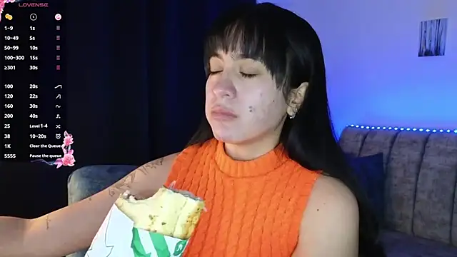 Snapshot of ZaraDames_ chatting on 10/03/25, 03:14 ZaraDames online show from 10/03/25, 03:14