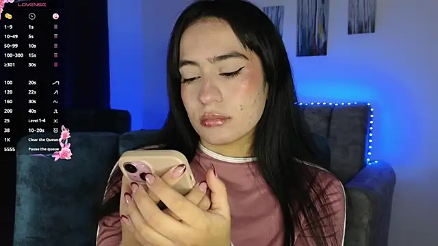 Snapshot of ZaraDames_ chatting on 10/16/25, 03:07 ZaraDames online show from 10/16/25, 03:07