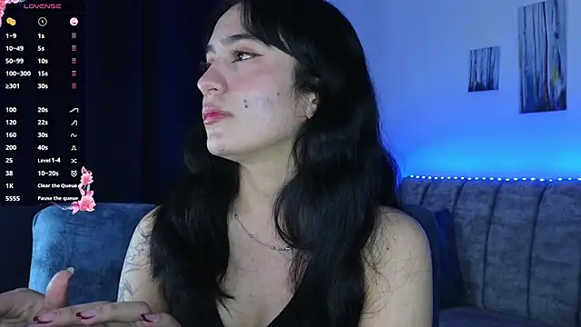 Snapshot of ZaraDames_ chatting on 10/26/25, 03:01 ZaraDames online show from 10/26/25, 03:01