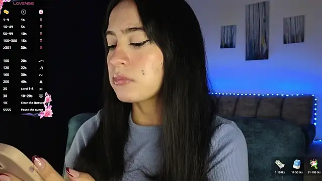 Snapshot of ZaraDames_ chatting on 11/05/25, 04:12 ZaraDames online show from 11/05/25, 04:12