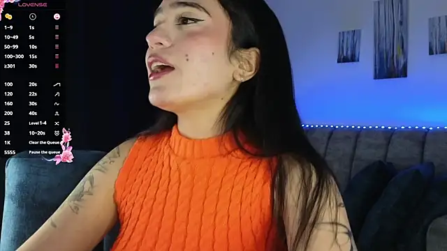 Snapshot of ZaraDames_ chatting on 11/08/25, 02:12 ZaraDames online show from 11/08/25, 02:12