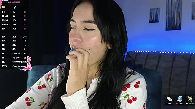 Snapshot of ZaraDames_ chatting on 11/22/25, 04:00 ZaraDames online show from 11/22/25, 04:00