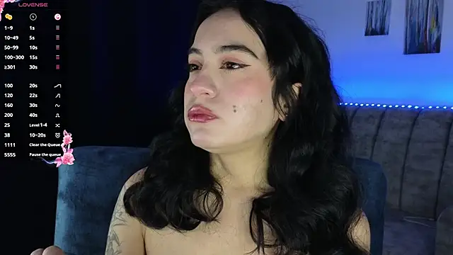 Snapshot of ZaraDames_ chatting on 12/14/25, 03:23 ZaraDames online show from 12/14/25, 03:23