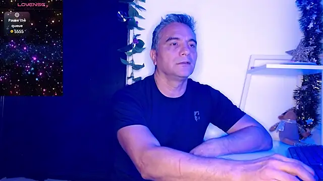 Snapshot of golden_punisher chatting on 12/21/24, 05:36 golden punisher online show from 12/21/24, 05:36