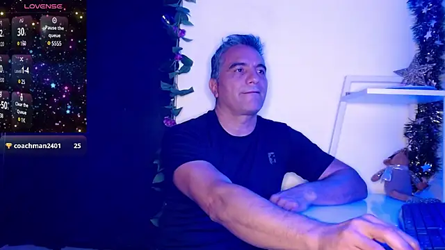 Snapshot of golden_punisher chatting on 12/21/24, 08:39 golden punisher online show from 12/21/24, 08:39