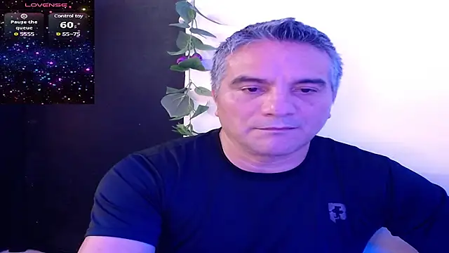 Snapshot of golden_punisher chatting on 01/29/25, 06:54 golden punisher online show from 01/29/25, 06:54