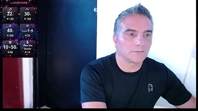 Snapshot of golden_punisher chatting on 01/30/25, 08:22 golden punisher online show from 01/30/25, 08:22