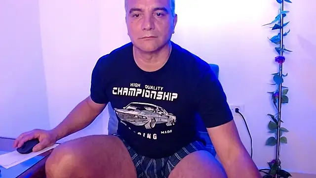 Snapshot of golden_punisher chatting on 03/01/25, 07:41 golden punisher online show from 03/01/25, 07:41