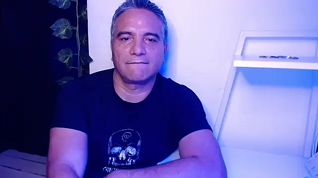 Snapshot of golden_punisher chatting on 03/11/25, 07:58 golden punisher online show from 03/11/25, 07:58