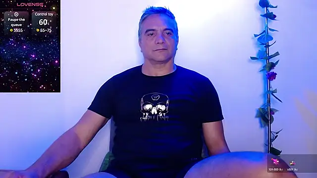 Snapshot of golden_punisher chatting on 03/23/25, 08:59 golden punisher online show from 03/23/25, 08:59