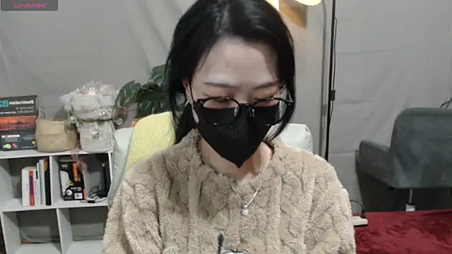 Snapshot of _minji_bae chatting on 01/16/25, 07:10 minji bae online show from 01/16/25, 07:10