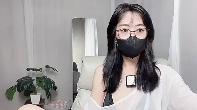 Snapshot of _minji_bae chatting on 10/14/25, 06:42 minji bae online show from 10/14/25, 06:42