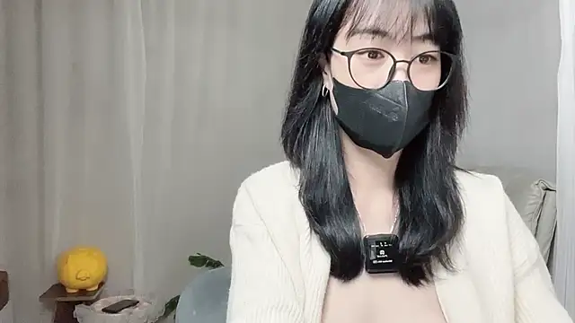 Snapshot of _minji_bae chatting on 10/23/25, 05:44 minji bae online show from 10/23/25, 05:44