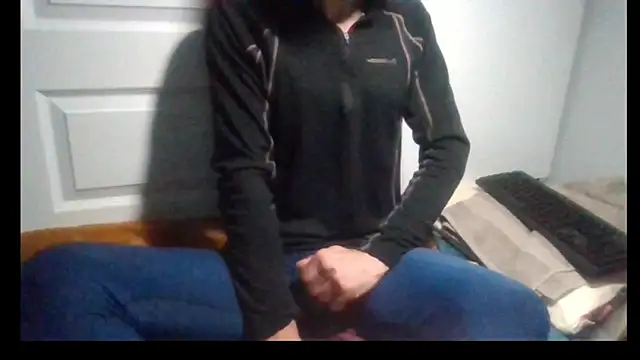 Snapshot of slendt94 chatting on 10/15/25, 08:14 slendt94 online show from 10/15/25, 08:14