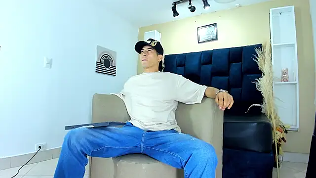 Snapshot of Jhonn_Rhyss chatting on 09/30/25, 02:16 Jhonn Rhyss online show from 09/30/25, 02:16