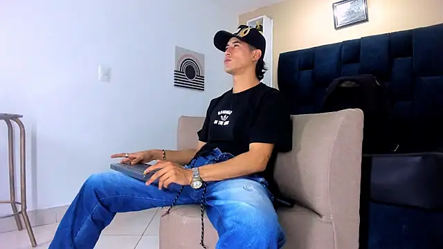 Snapshot of Jhonn_Rhyss chatting on 10/11/25, 03:06 Jhonn Rhyss online show from 10/11/25, 03:06