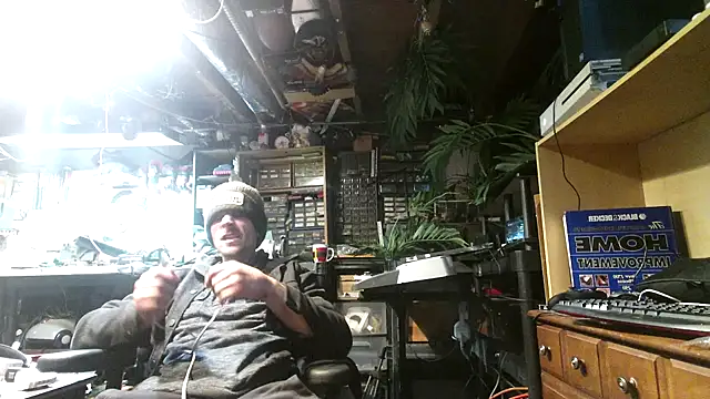 Snapshot of mrwinsalot88 chatting on 11/03/25, 01:45 mrwinsalot88 online show from 11/03/25, 01:45