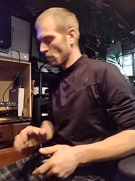 Snapshot of mrwinsalot88 chatting on 11/18/25, 08:08 mrwinsalot88 online show from 11/18/25, 08:08