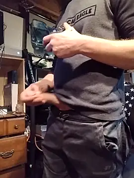 Snapshot of mrwinsalot88 chatting on 11/26/25, 10:11 mrwinsalot88 online show from 11/26/25, 10:11