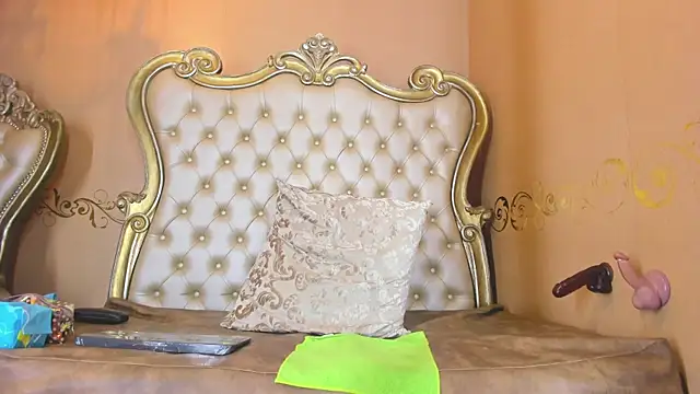 Snapshot of Celeste_Baker_ chatting on 10/07/25, 12:24 Celeste Baker online show from 10/07/25, 12:24