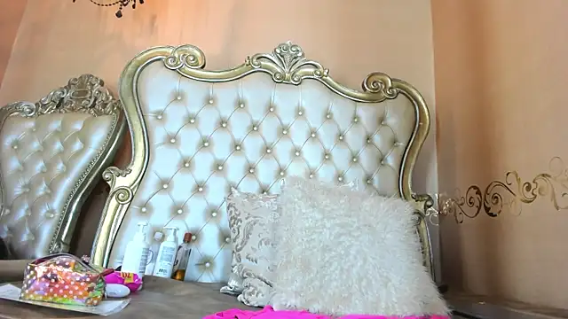 Celeste Baker  online show from 12/17/25, 01:17