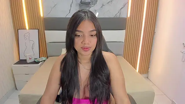 Snapshot of SUZETMONACO chatting on 11/05/25, 07:25 SUZETMONACO online show from 11/05/25, 07:25