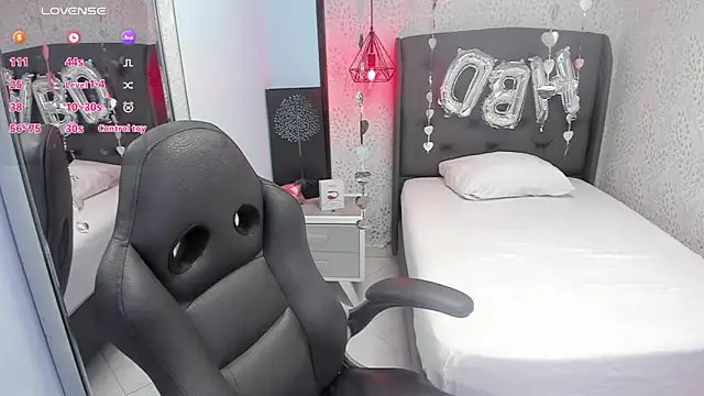 Snapshot of SUZETMONACO chatting on 11/22/25, 07:35 SUZETMONACO online show from 11/22/25, 07:35