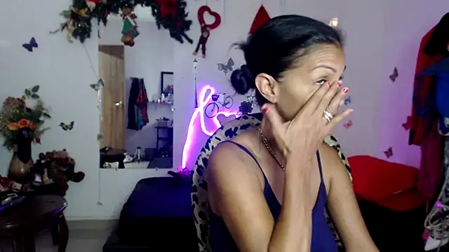 Snapshot of brigitht chatting on 12/10/24, 03:33 brigitht online show from 12/10/24, 03:33