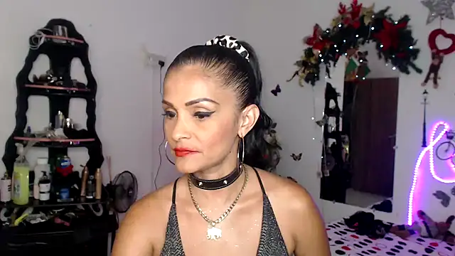Snapshot of brigitht chatting on 12/13/24, 01:48 brigitht online show from 12/13/24, 01:48