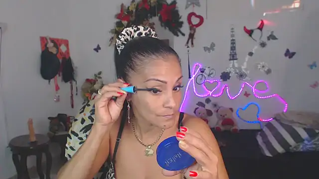 Snapshot of brigitht chatting on 01/09/25, 04:49 brigitht online show from 01/09/25, 04:49