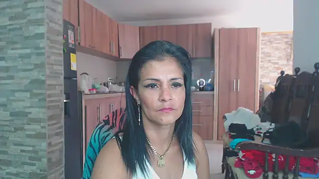 Snapshot of brigitht chatting on 01/12/25, 04:50 brigitht online show from 01/12/25, 04:50
