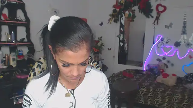 Snapshot of brigitht chatting on 01/15/25, 11:30 brigitht online show from 01/15/25, 11:30