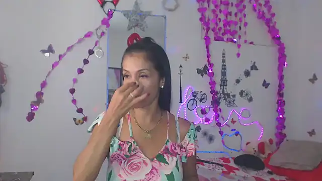 Snapshot of brigitht chatting on 02/05/25, 01:37 brigitht online show from 02/05/25, 01:37