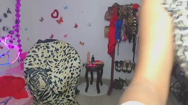 Snapshot of brigitht chatting on 02/13/25, 11:37 brigitht online show from 02/13/25, 11:37