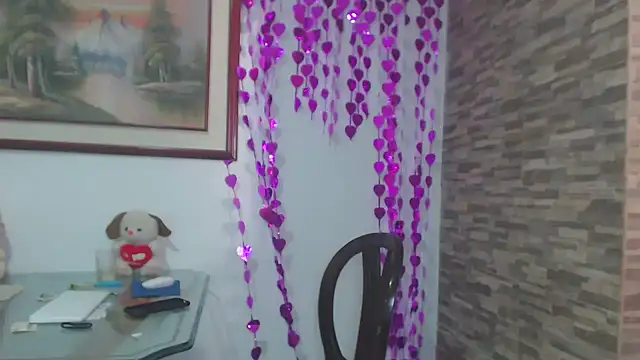 Snapshot of brigitht chatting on 03/11/25, 07:03 brigitht online show from 03/11/25, 07:03
