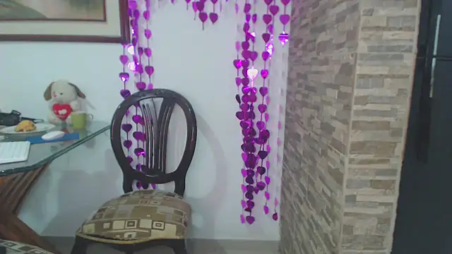 Snapshot of brigitht chatting on 03/12/25, 07:35 brigitht online show from 03/12/25, 07:35