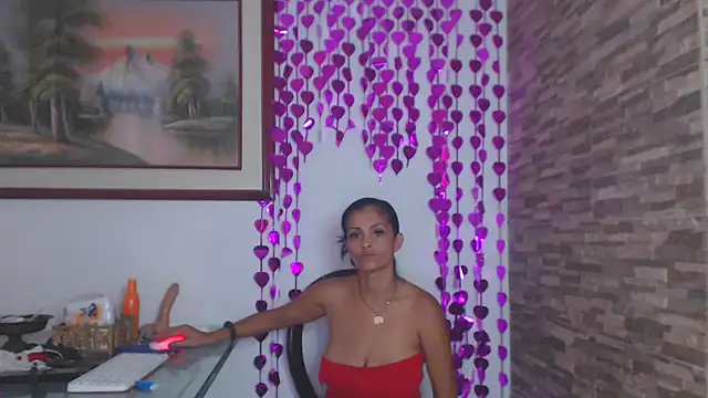 Snapshot of brigitht chatting on 03/18/25, 07:31 brigitht online show from 03/18/25, 07:31