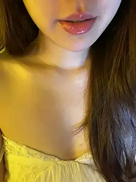 minmin2kk5 online show from 05/17/26, 06:33