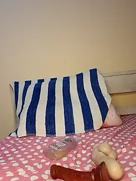 Snapshot of Freya_004 chatting on 10/02/25, 05:47 Freya 004 online show from 10/02/25, 05:47