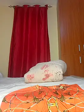 Snapshot of Freya_004 chatting on 11/27/25, 07:32 Freya 004 online show from 11/27/25, 07:32