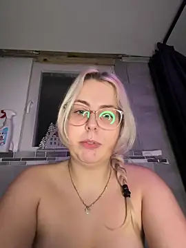 Livewithlucy online show from 12/21/24, 07:24