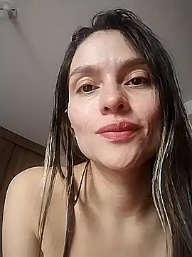 Snapshot of manu_lara chatting on 10/21/25, 06:30 manu lara online show from 10/21/25, 06:30