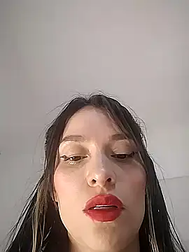 Snapshot of manu_lara chatting on 10/23/25, 11:42 manu lara online show from 10/23/25, 11:42