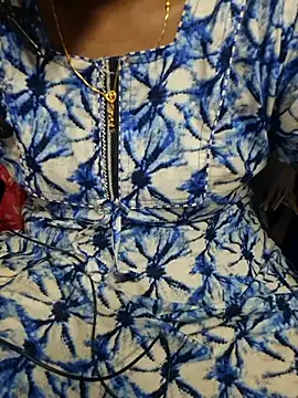 Snapshot of Janavi-janu chatting on 11/02/25, 09:33 Janavi-janu online show from 11/02/25, 09:33